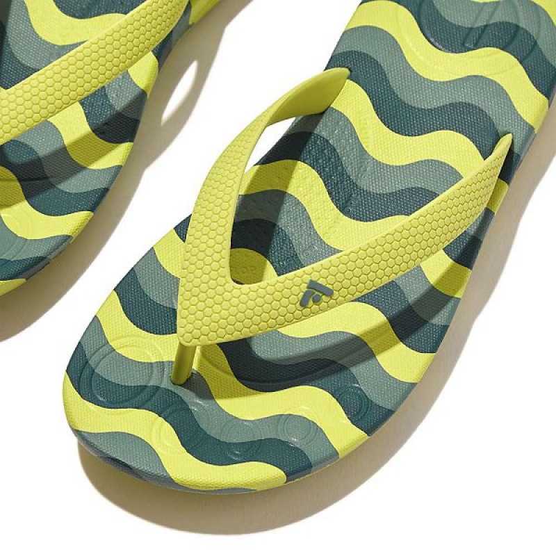 FitFlop Iqushion Junior Wave Print Ergonomic Kids' Flip Flops Light Green | 174BIMHQA