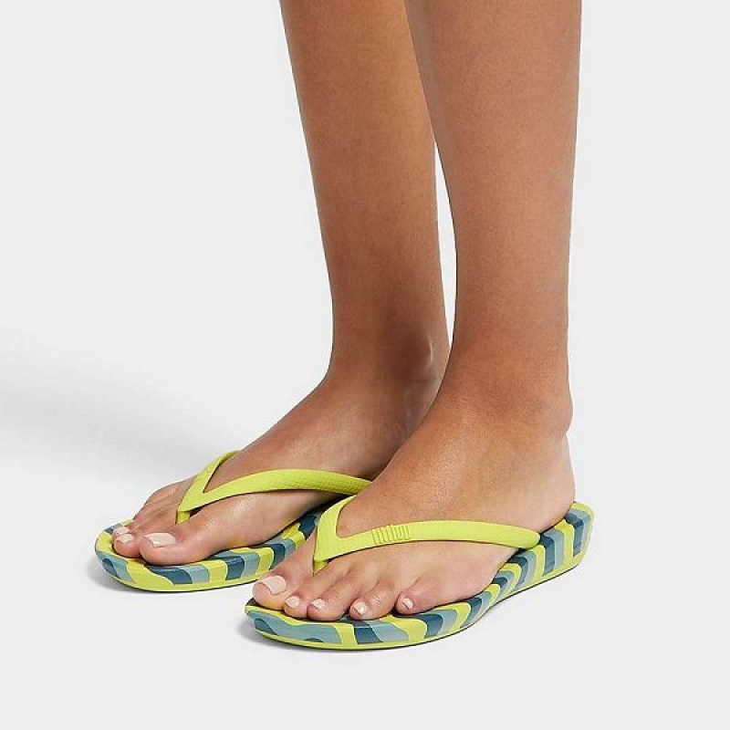 FitFlop Iqushion Wave Print Ergonomic Women's Flip Flops Light Green | 581FYZNVA